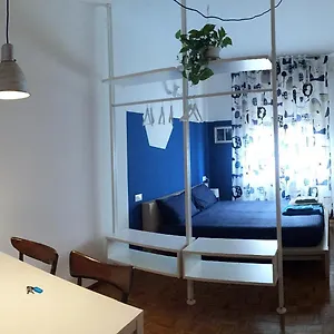https://up-to-four.italymilanhotels.net